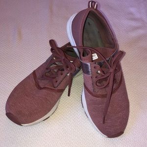 Women’s New Balance Shoes